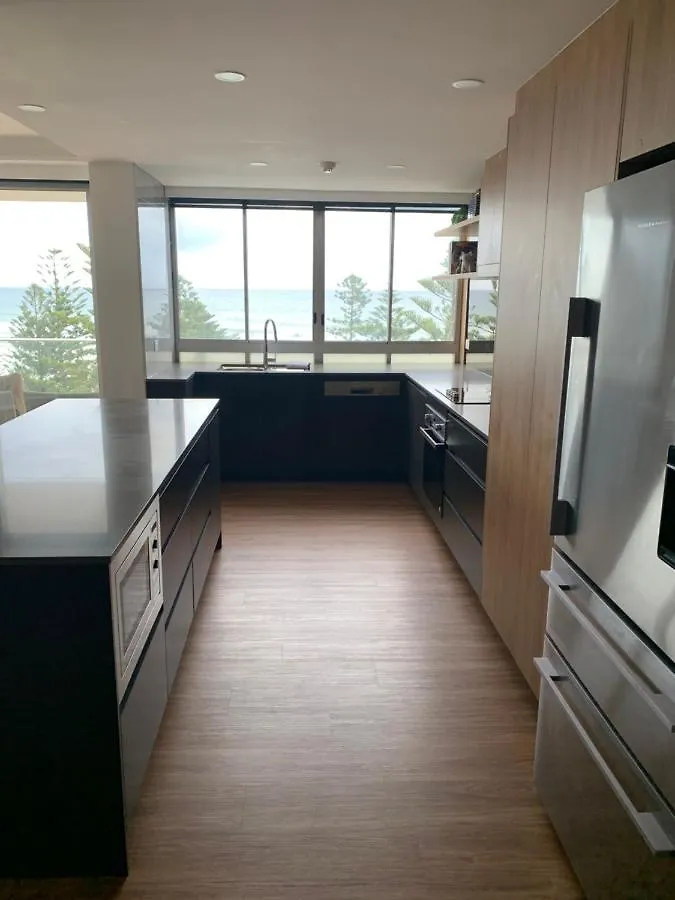 Aparthotel Pacific Regis Beachfront Holiday Apartments Gold Coast