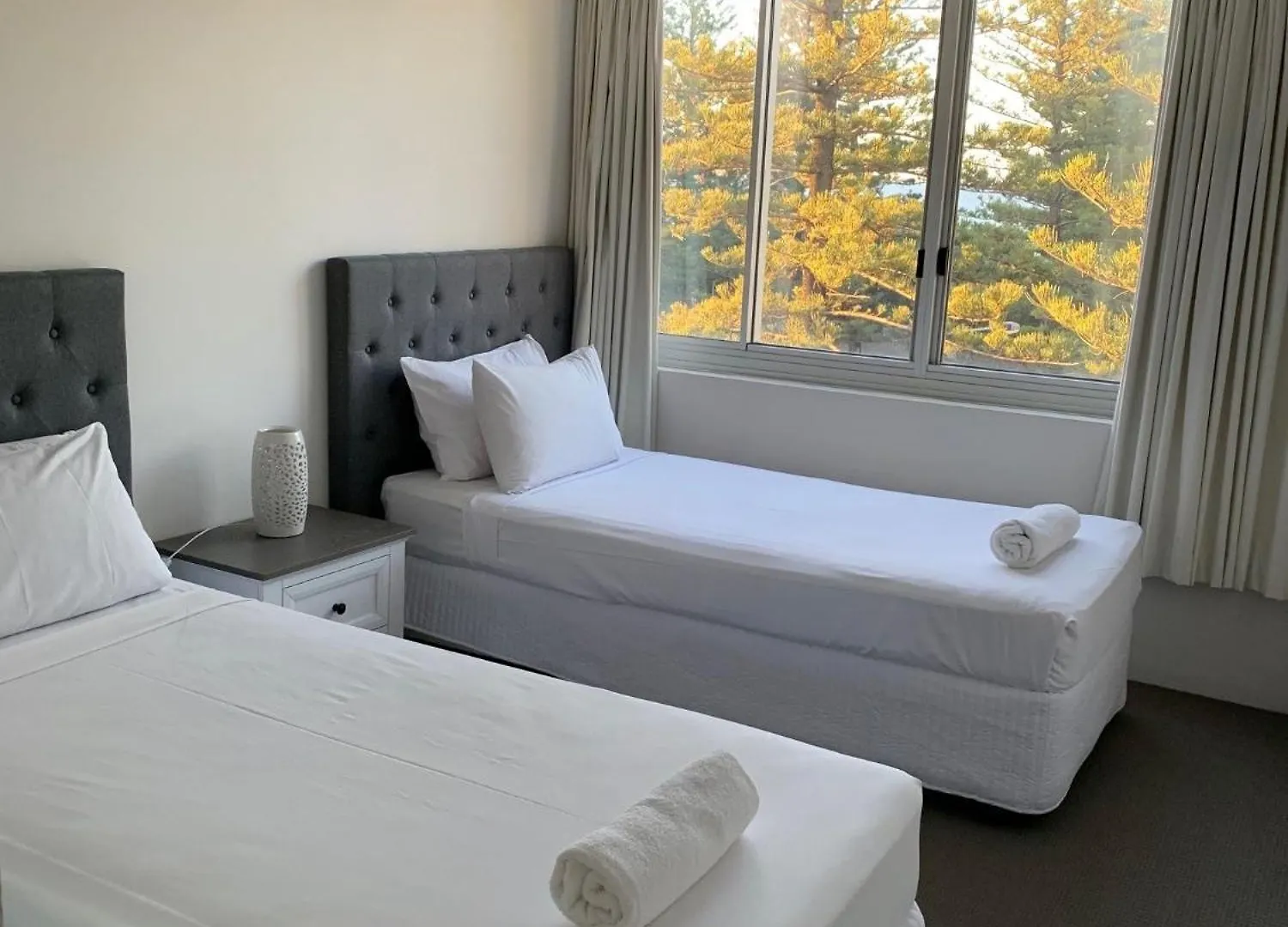 **** Aparthotel Pacific Regis Beachfront Holiday Apartments Gold Coast Australia