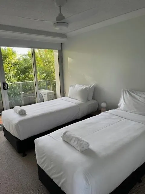 Pacific Regis Beachfront Holiday Apartments Gold Coast