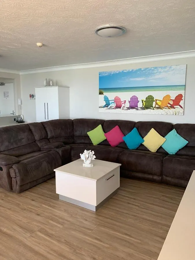 Pacific Regis Beachfront Holiday Apartments Gold Coast