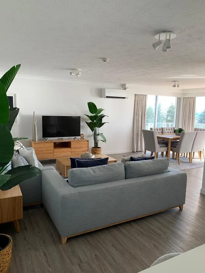 Aparthotel Pacific Regis Beachfront Holiday Apartments Gold Coast