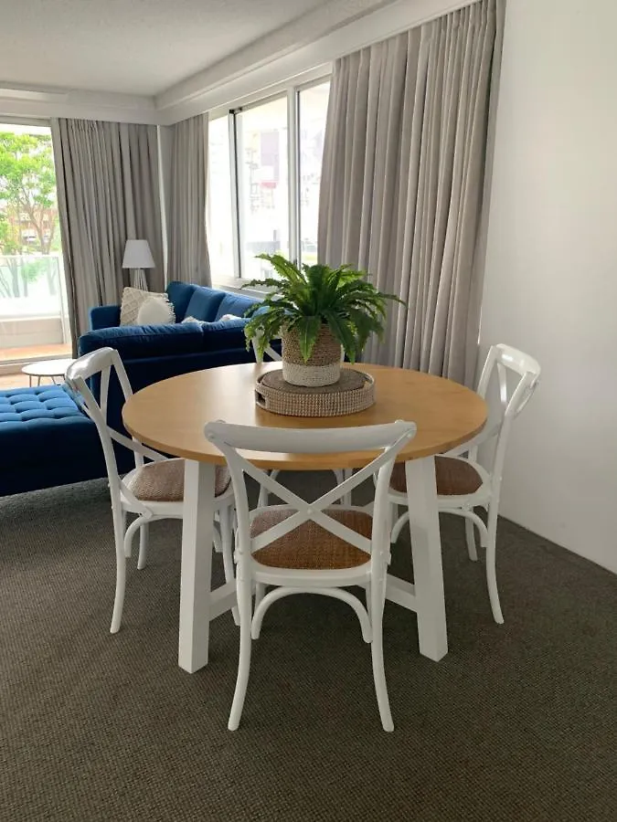 Pacific Regis Beachfront Holiday Apartments Gold Coast 4*,