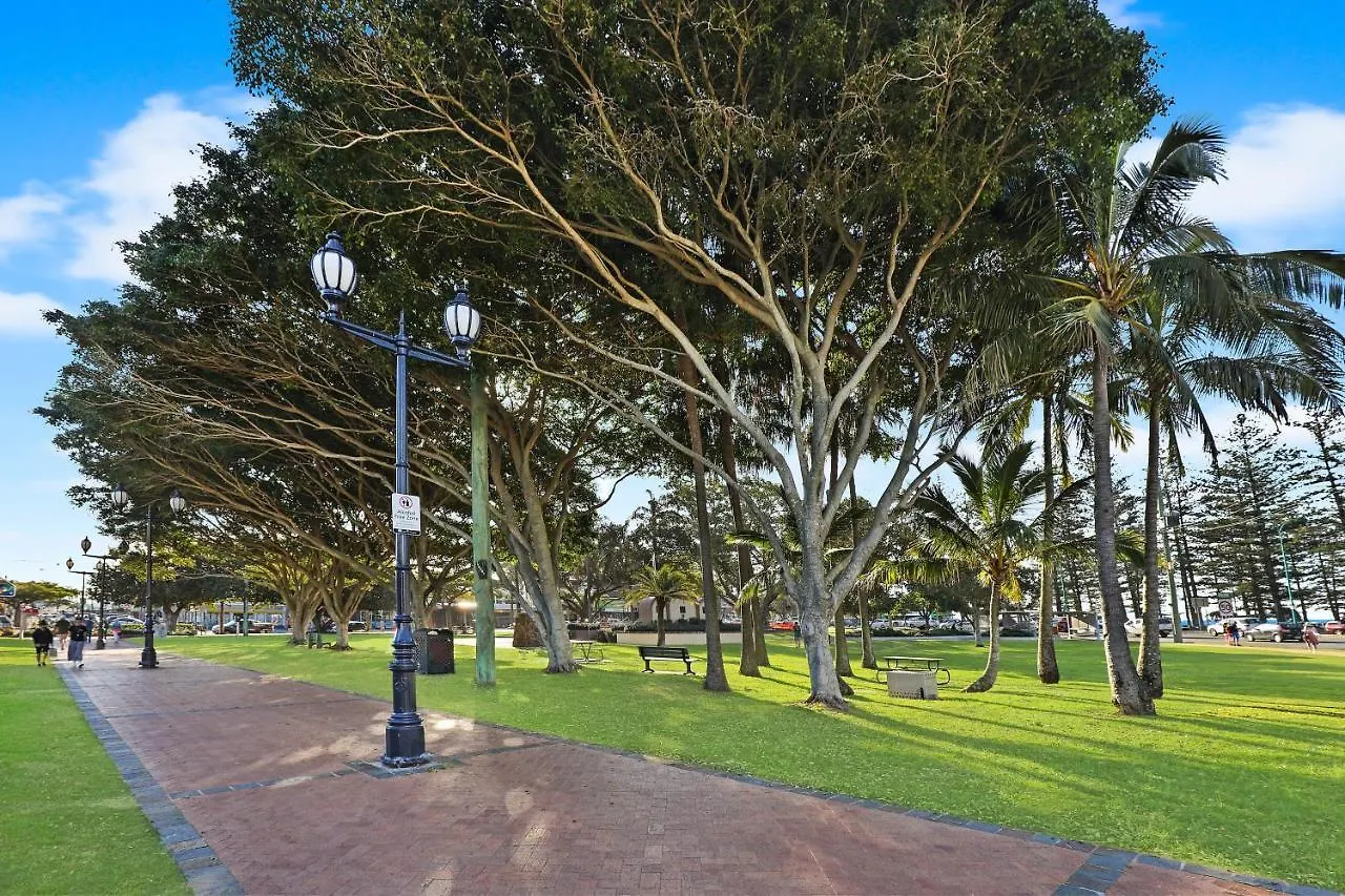 Pacific Regis Beachfront Holiday Apartments Gold Coast